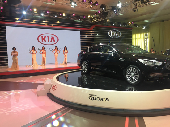 nguoi dep va xe (13).jpg