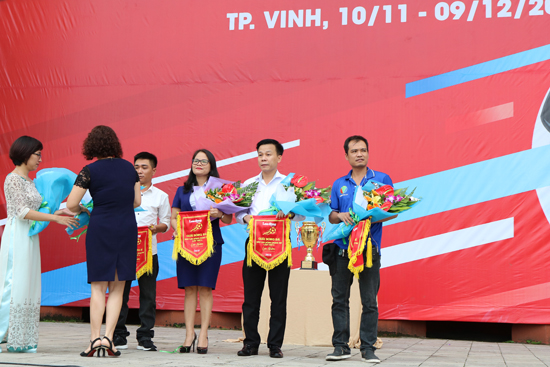 Giai Bong da Bao Lao Dong Nghe An.6.jpg