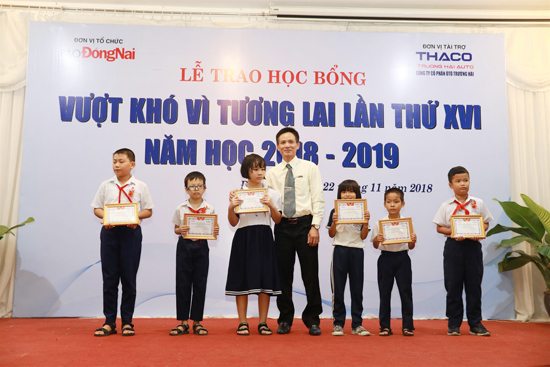 vuot kho tuong lai (1).jpg