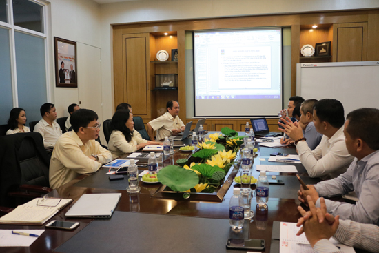 HOP VOI NGAN HANG (1).jpg