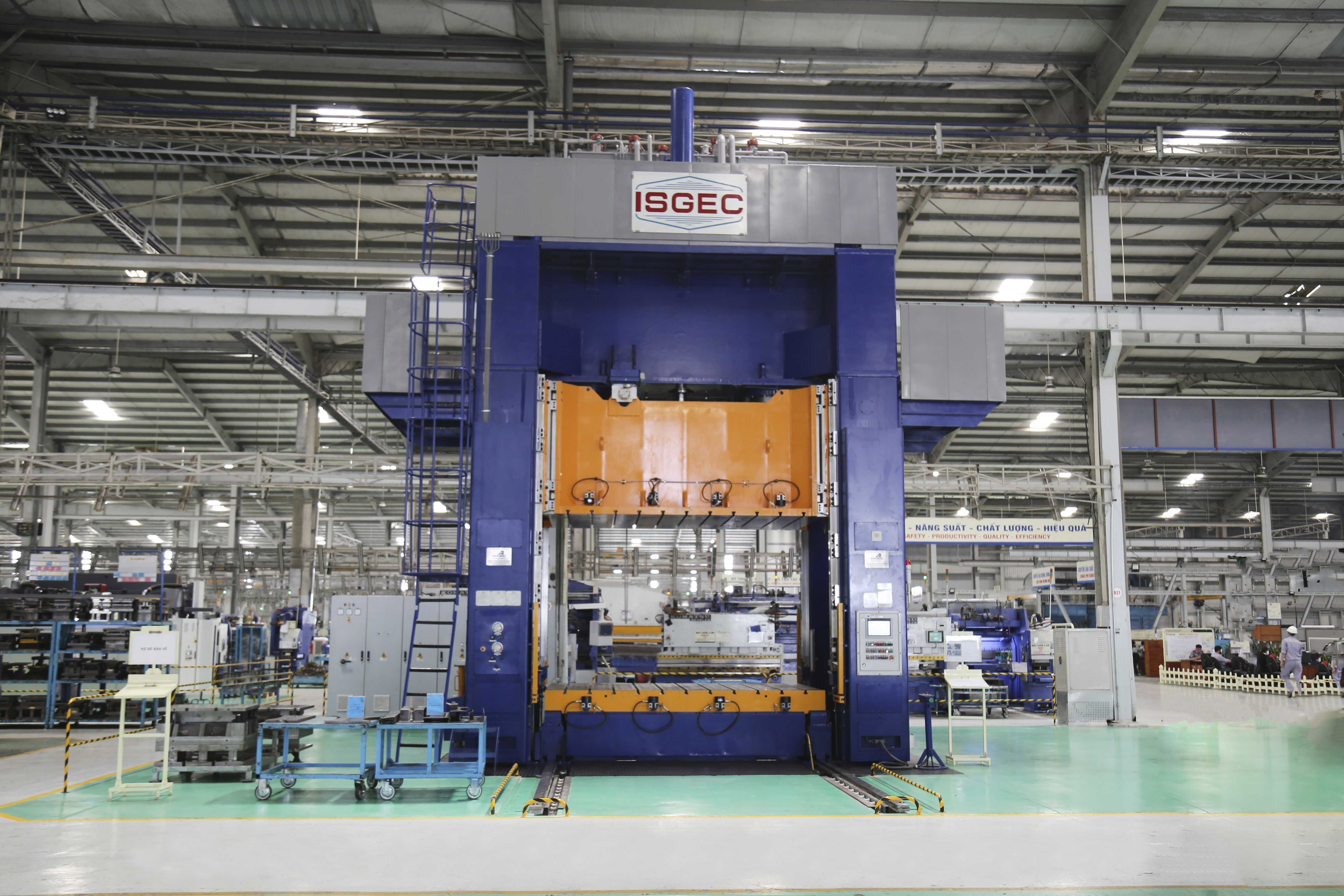 5. Máy ép CNC 1000 tấn.jpg