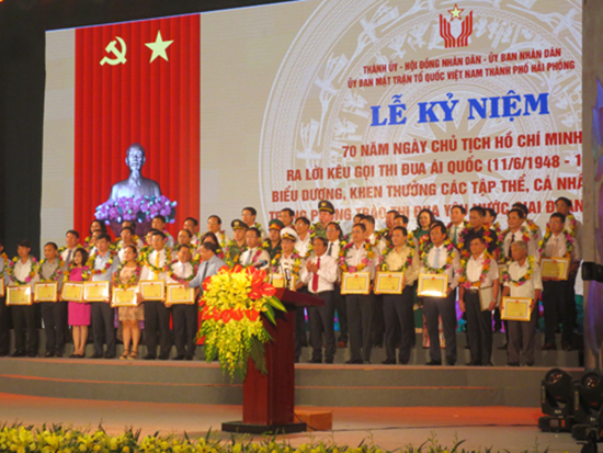 Chi nhanh Hai Phong nhan bang khen.jpg