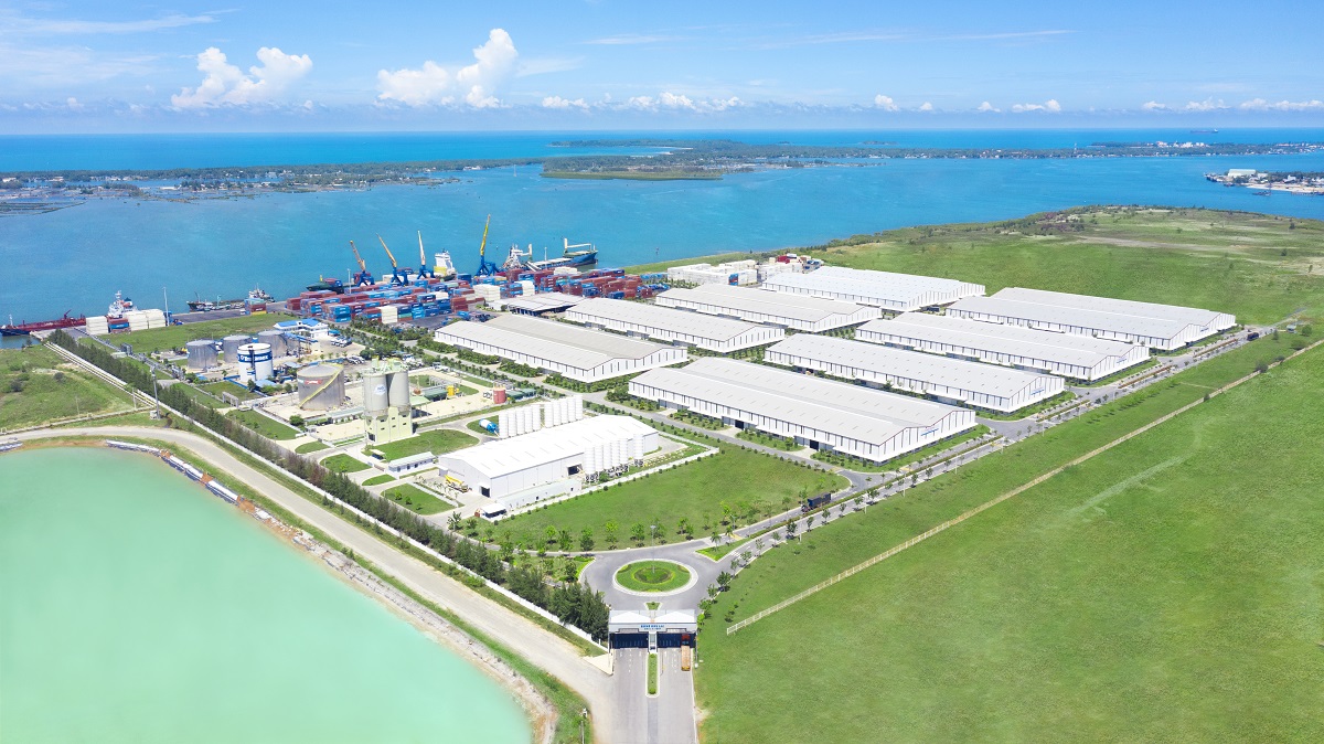 2. Cảng Chu Lai được đưa v&agrave;o hoạt động v&agrave;o th&aacute;ng 5_2012, c&ocirc;ng suất 4 triệu tấn_năm-edit.jpg