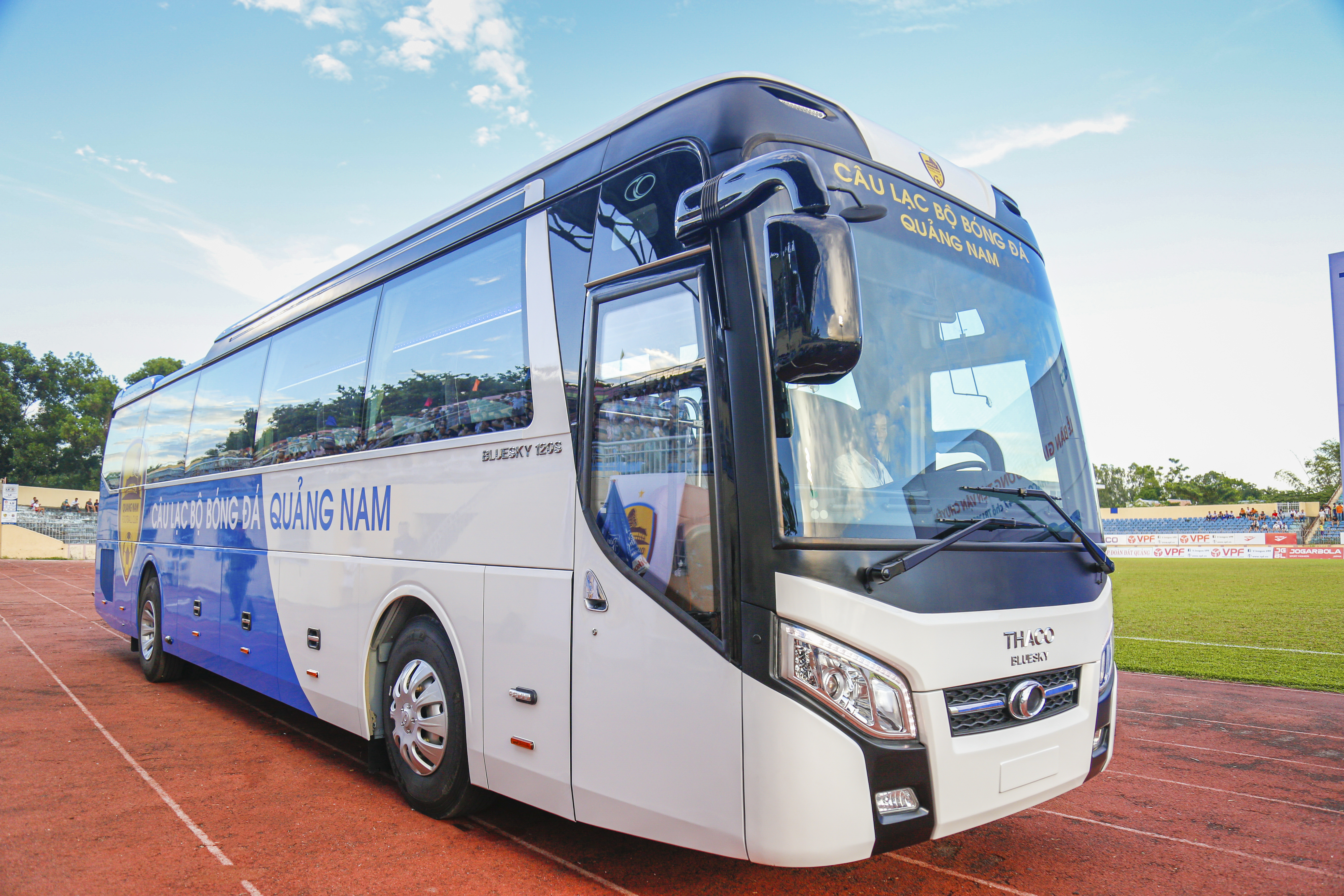 Thaco Bus 47 chỗ TB120S.JPG